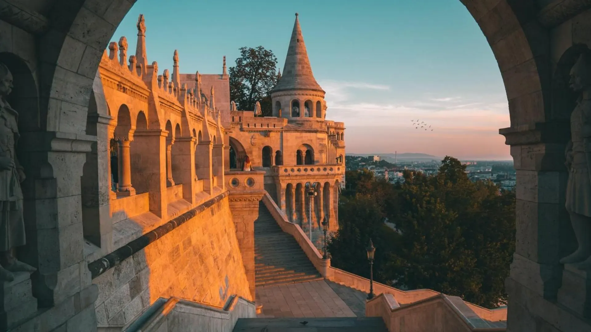 Discover Your Budapest Retreat-Walk To Parliament